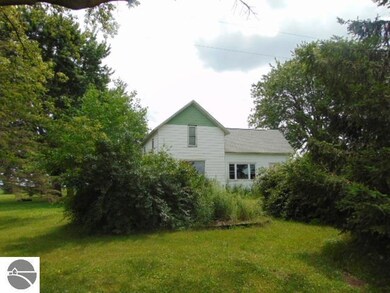 9346 E Tyler Rd, Wheeler, MI 48662 - photo 2
