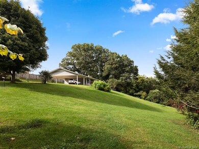 101 Sams Cir unit 35,36, Burnsville, NC 28714 - photo 2