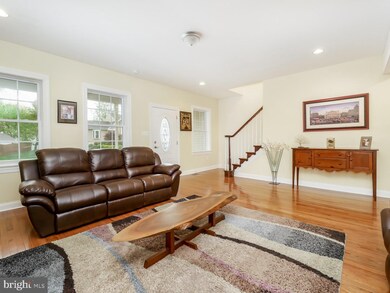 70 Jennifer Ln, Morrisville, PA 19067 - photo 7