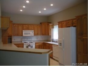 Bright, Spacious Kitchen