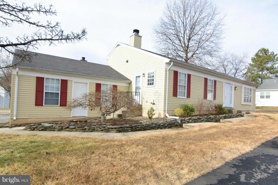 2416 Yarmouth Ln, Crofton, MD 21114 - photo 2