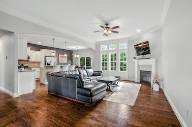 Living Room/Kitchen