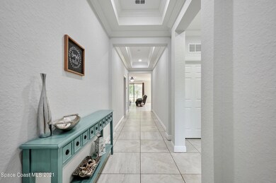 1785 Willow Foyer to LR_3Z67573