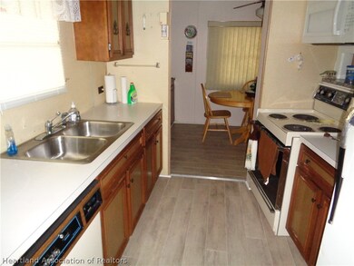 32 Pine Aire Cir, Lake Placid, FL 33852 - photo 5