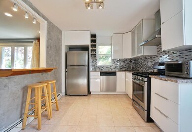 (7) KITCHEN