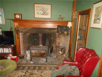 KEEPING ROOM/FAMILY ROOM W/FIREPLACE