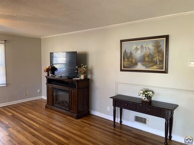 3711 SW Sena Dr, Topeka, KS 66604 - photo 3