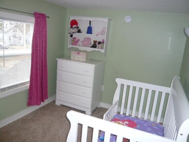 24 Mcduffee St, Rochester, NH 03867 - photo 3