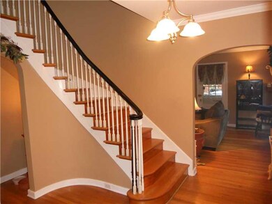 Entry/Foyer.