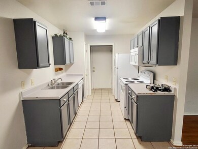 894 Sagewood Trail, San Marcos, TX 78666 - photo 4