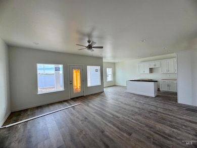 2018 Regan St, Jerome, ID 83338 - photo 3