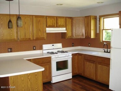 204 W Sarah St, Milford, PA 18337 - photo 4