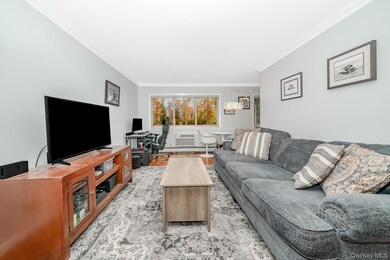 2449F Union Blvd unit 12A, Islip, NY 11751 - photo 6