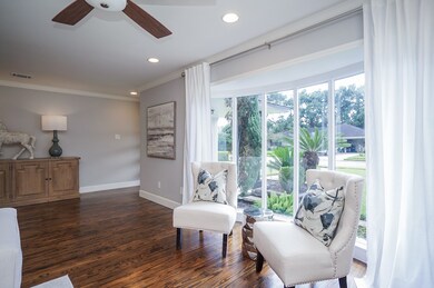 806 Sara Rose St, Houston, TX 77018 - photo 4