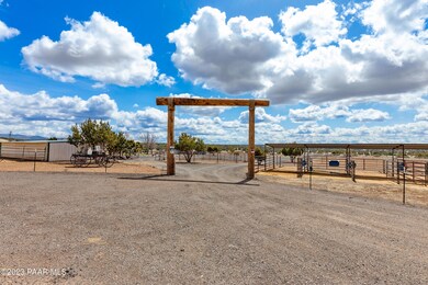 189 W Couchman Trail, Ash Fork, AZ 86320 - photo 5