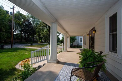 2105 Rownd St, Cedar Falls, IA 50613 - photo 2