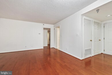 The Charleston unit 202, Arlington, VA 22201 - photo 7