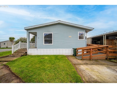 1413 Hawthorne Ave, Reedsport, OR 97467 - photo 4