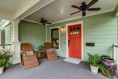 704 E 10th St, Houston, TX 77008 - photo 3