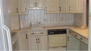 Executive House unit 902/903, Worcester, MA 01609 - photo 2