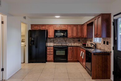 Kitchen (1)-FULL