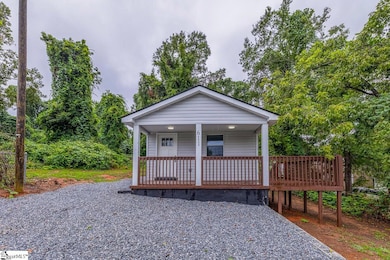 611 Hunters Ct, Laurens, SC 29360 - photo 2