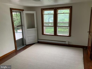 521 E Broad St, Tamaqua, PA 18252 - photo 2