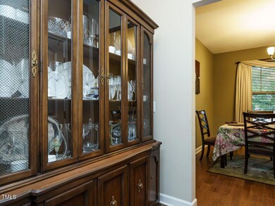 007-1280x960-butler-pantry