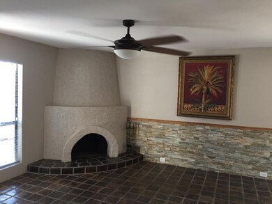 LIV ROOM W/ FIREPLACE