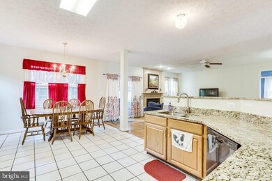 8306 Pleasant Chase Rd, Jessup, MD 20794 - photo 5