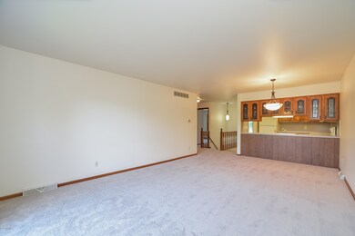 003-Living_Room-3006919-large