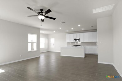 368 Yellowstone Dr, Kyle, TX 78640 - photo 6