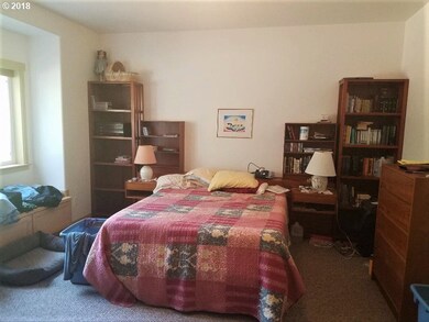 Bedroom, Primary