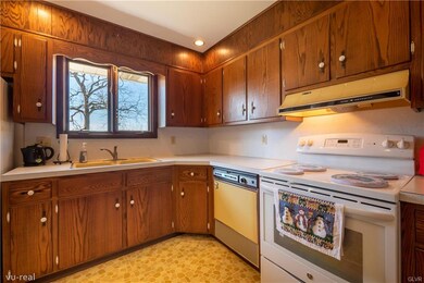 4536 S Sunset Dr, Coopersburg, PA 18036 - photo 7