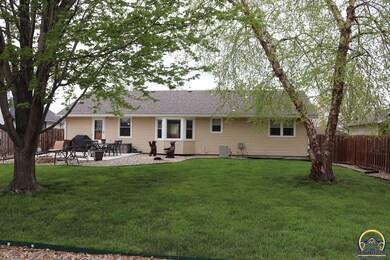 2813 SW Dukeries Rd, Topeka, KS 66614 - photo 4