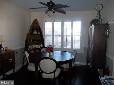 7 Chestnut Dr, Newtown, PA 18940 - photo 2