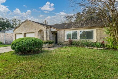 16622 Oxnard Ln, Friendswood, TX 77546 - photo 2