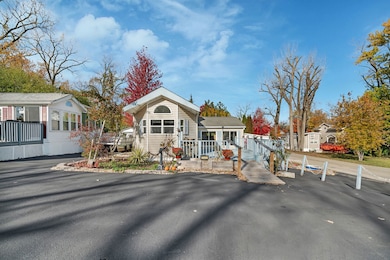 64 Fossil Ridge Rd, Wilmington, IL 60481 - photo 2