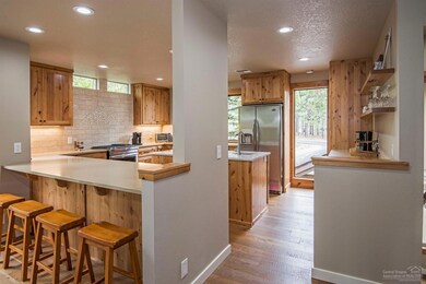 57524 Lark Ln, Sunriver, OR 97707 - photo 2