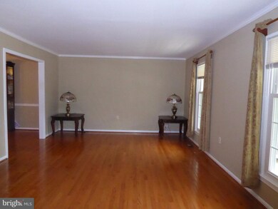 6200 Falcon Landing Ct, Burke, VA 22015 - photo 6