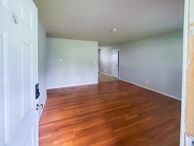 5572 Newport Ct, Columbus, OH 43232 - photo 4