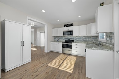 429 N Broadway St, Butler, IN 46721 - photo 3