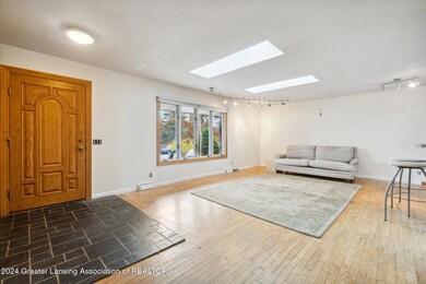 13-2125-Clearview-Ave-Lansing-MI-48917-W