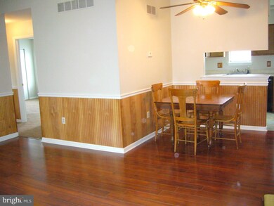 1303 Fairbourne Ct unit 1303, Lansdale, PA 19446 - photo 4