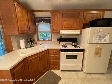 192 Pathfinder Place, Roaring Bk Tp, PA 18444 - photo 2