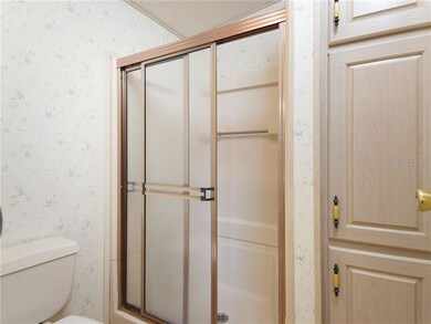 518 Sinclair Cir, Tavares, FL 32778 - photo 6