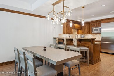 DiningKitchen