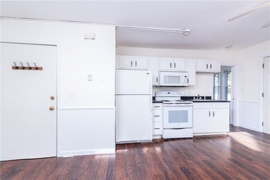 75 Caswell St unit 1, Narragansett, RI 02882 - photo 7