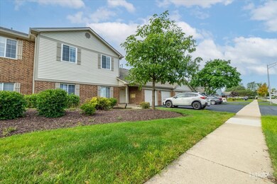 1735 Chesapeake Ln unit 6, Schaumburg, IL 60193 - photo 2