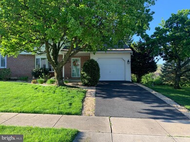 1720 Acorn Dr, Reading, PA 19608 - photo 2